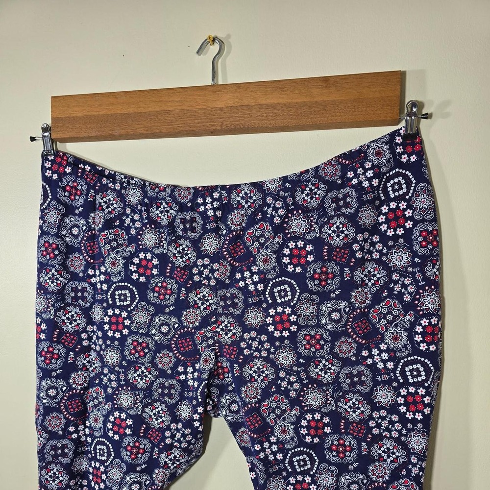 Woman Within navy bandana print capri leggings size 5X 38/40